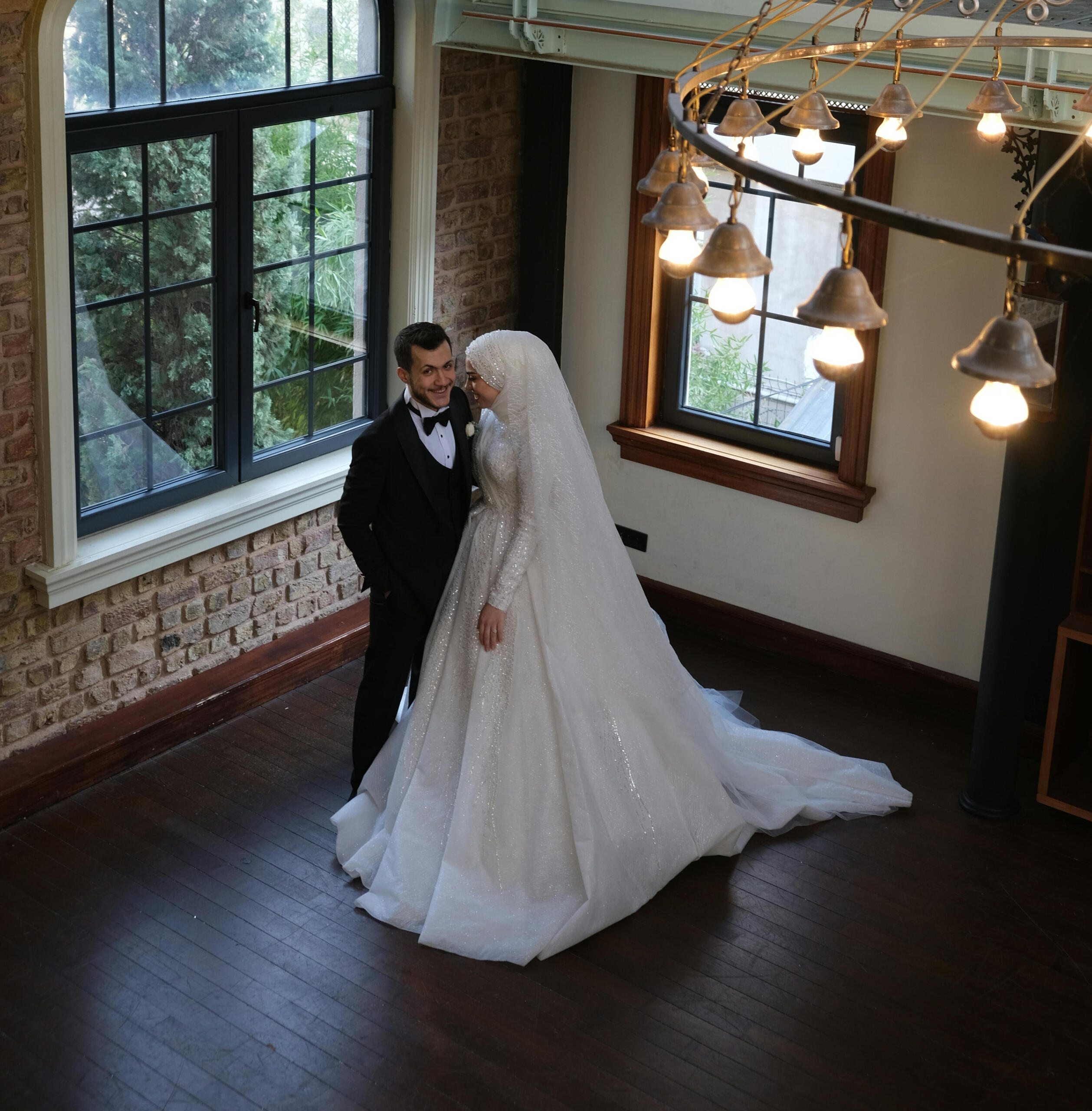 Celebrate Love in Chicagoland: Ride in Luxury with Cosmopolitan Limousine – Your Premier Wedding Transportation Provider